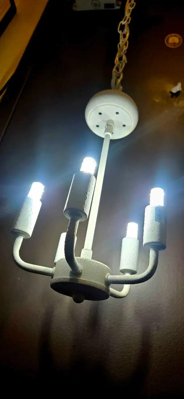 Mini Chandelier in Indoor Lighting & Fans in City of Toronto - Image 2