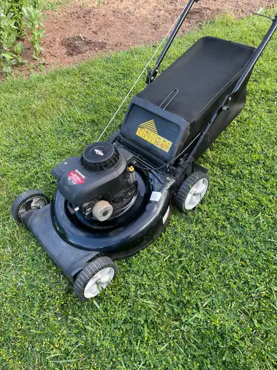 21" YARD MACHINES lawn mower