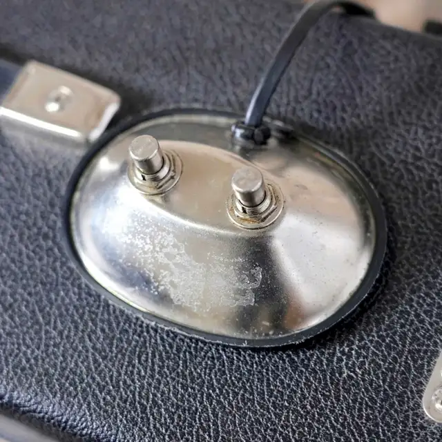 1970's Fender Deluxe Reverb Tube Guitar Combo Amp in Amps & Pedals in City of Toronto - Image 7