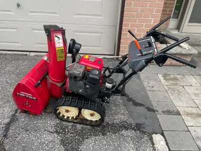 honda snowblower HS724 (Read description) , View more