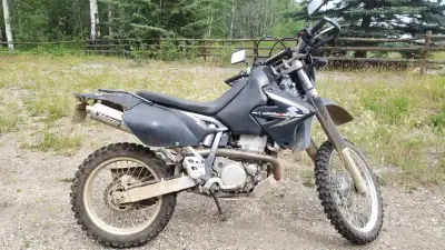 Suzuki DR400 2008 Comes with plenty of extras and original parts too!