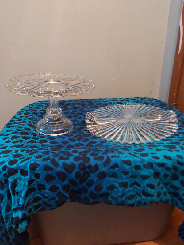 3 Pc Jeanette Glass & 2 Pressed Glass Cake Plates in Arts & Collectibles in Saint John - Image 4