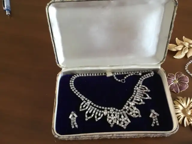 1950s crystal Necklace and Earrings