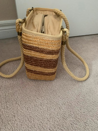 Straw purse