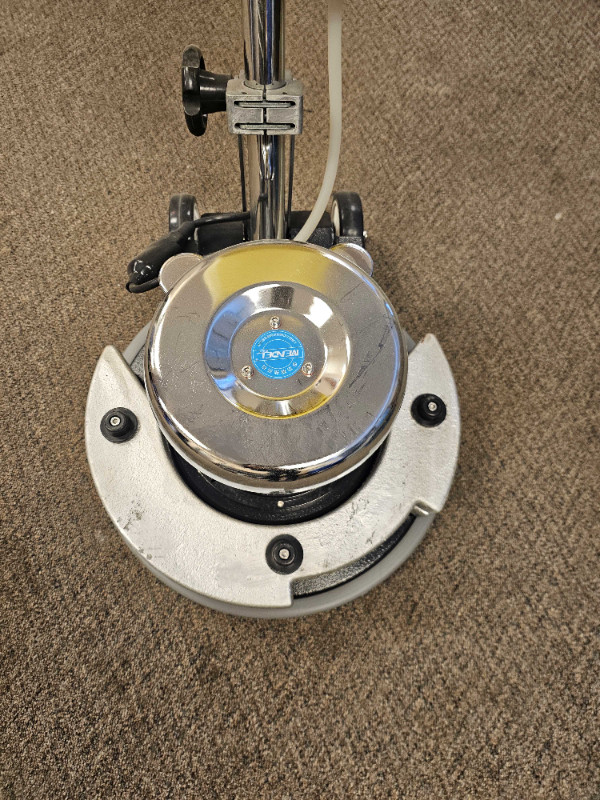 Electric Floor Polisher/Buffer 17 inches – One Year Warranty dans Autres équipements commerciaux et industriels  à Ville de Montréal - Image 2