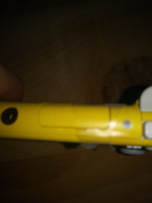Nintendo Switch Lite (Jaune)/(Yellow) Et Chargeur/And Charger dans La Nintendo Switch  à Laurentides - Image 4