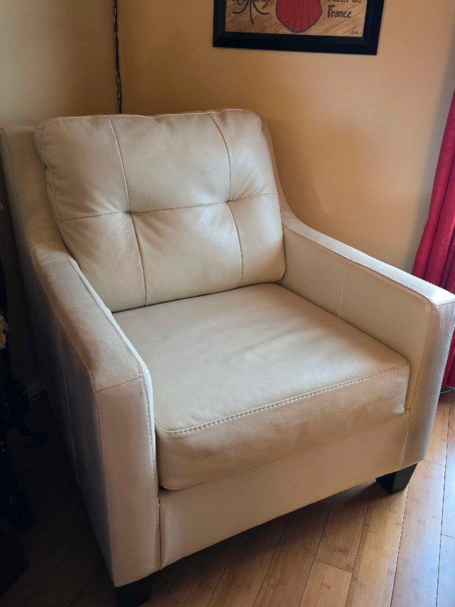 Leather couch beige/off white in Couches & Futons in Belleville