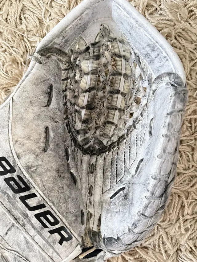 Bauer GSX Junior Goalie Glove – Used in Hockey in Oakville / Halton Region - Image 4