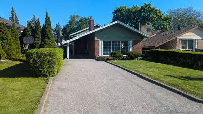 LOCATION! LOCATION!! Beautiful Detached House Sitting On Large Lot In Desirable Bendale Community. L...