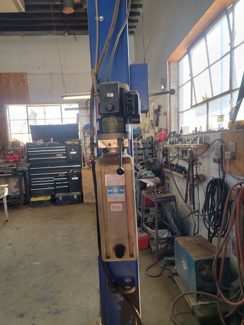 Hoist 1100 pound Other Mississauga / Peel Region Kijiji