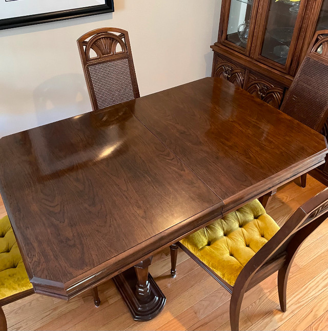 Solid Oak Dining Table in Dining Tables & Sets in Mississauga / Peel Region - Image 3