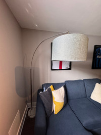 Grey Floor lamp with marble base - lampe de plancher avec base 