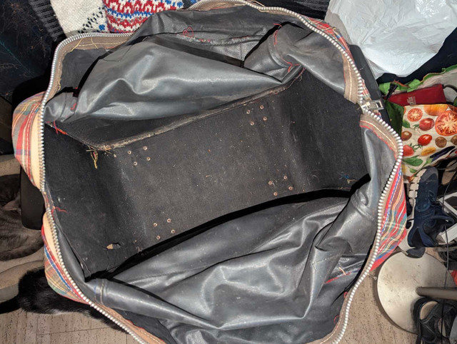 vintage rolling plaid tartan luggage  in Other in City of Toronto - Image 2
