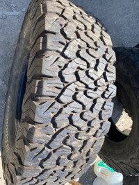 One BF Goodrich 265/70R17 tire