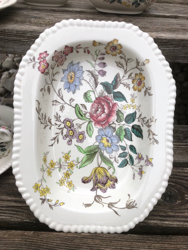 Vintage dinnerware 1952-71 Copeland Spode Romney flowers England in Kitchen & Dining Wares in Oakville / Halton Region - Image 4