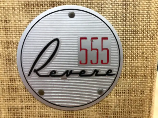 Revere 555 slide projector with case in Arts & Collectibles in Laurentides - Image 3