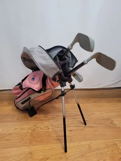 US Kids Golf Set RH Child #39-27 Golf Clubs and Bag, View more