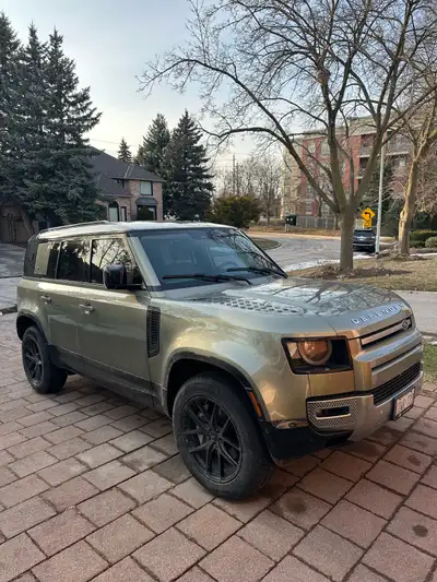 Take over the lease on a 2023 Land Rover Defender P400 SE 110 with low mileage (~25K km), short rema...