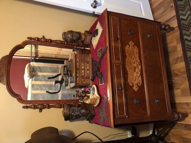 Antique Bedroom Suite in Dressers & Wardrobes in Edmonton - Image 3