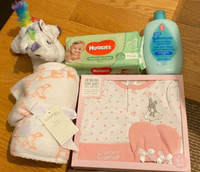 Brand new baby gift set (pink)