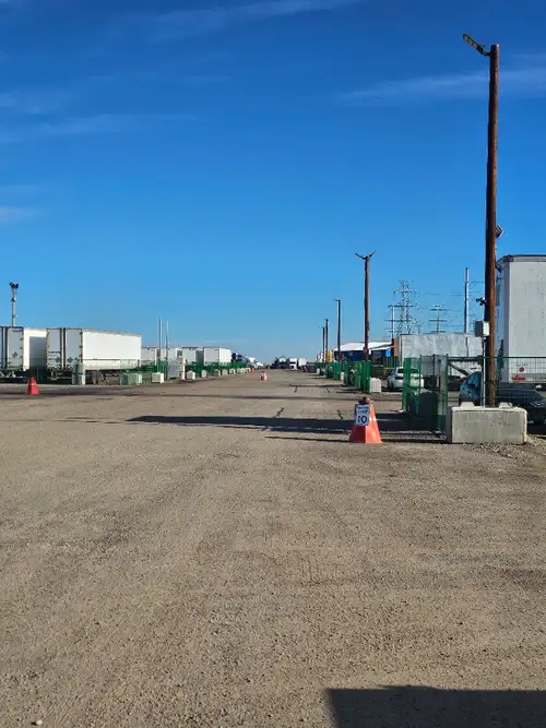 CLEAN 20 ACRES FOR RENT, SPACE IS LIMITED. TRUCK SPOTS. EQUIPMENT STORAGE. 1/8, 1/4, 1/3, 1/2, OR ON...