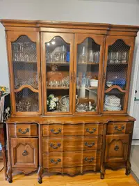 Dining room hutch - FREE - pick up only (no delivery)