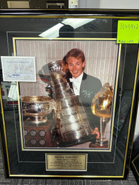 Wayne Gretzky Trophies autograph pic w COA