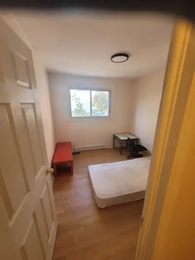 Living room rent chomedy