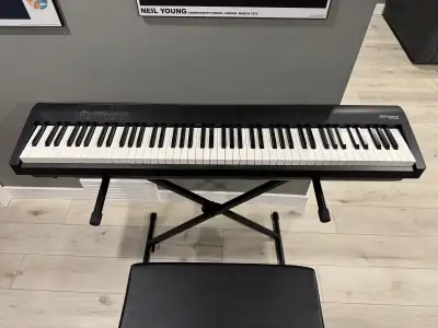 Roland FP-30X + stand and bench, View more