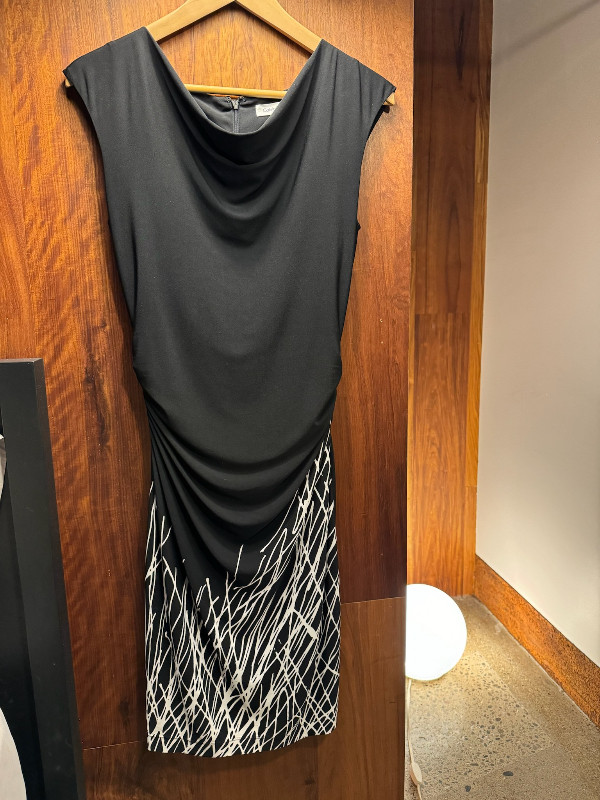 Ladies Calvin Klein Black Dress Like New Size 4 in Women's - Dresses & Skirts in City of Toronto