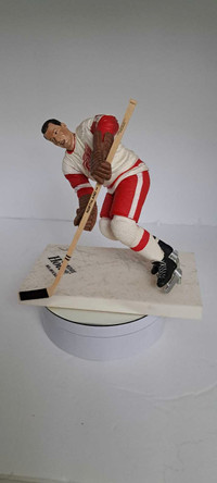 Gordie Howe Figurine 