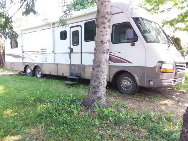Newmar  Kountry Aire class A  38 ft with slide out,  in RVs & Motorhomes in Laurentides - Image 3