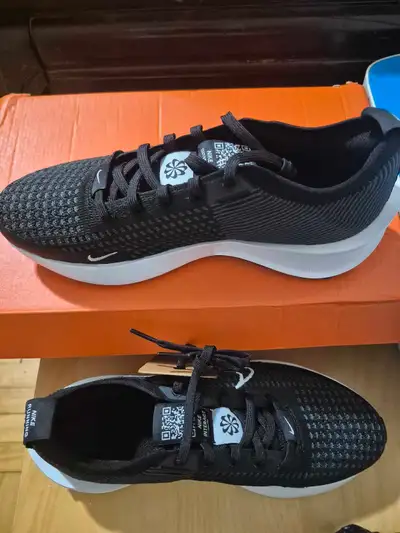 BNIB) Nike Size 7 Interact Run Wmns Running Shoes , View more