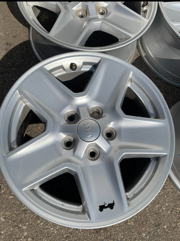 JEEP Gladiator Stock Wheels Rims w TPMS 17 inch in Tires & Rims in Calgary - Image 2