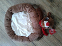 Rudolph pet bed new