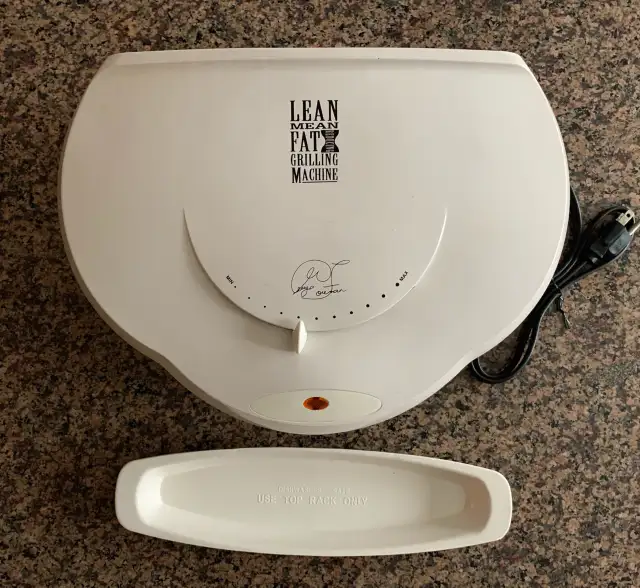 The Original George Foreman LEAN MEAN Grilling Machine in Microwaves & Cookers in Oakville / Halton Region - Image 2