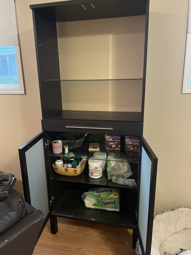 Display case w/4 adj glass shelves Hutches & Display