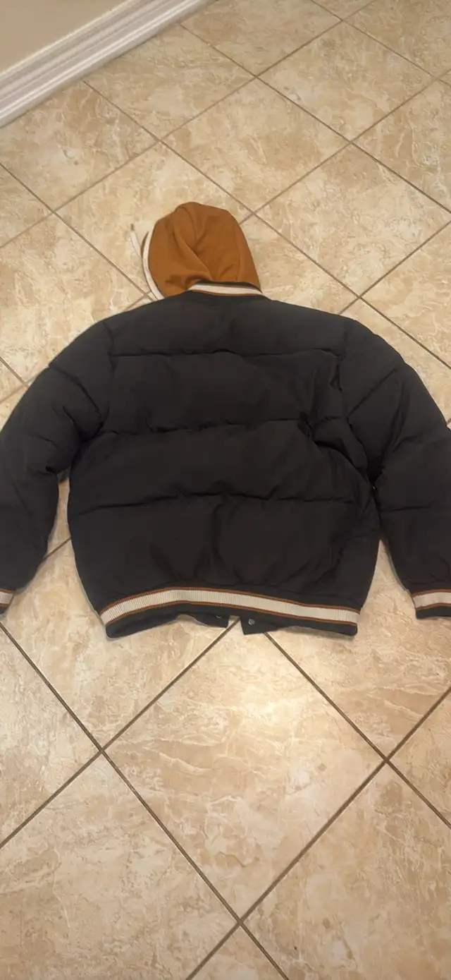 Butter Varsity Puffer Jacket in Men's in Mississauga / Peel Region - Image 2