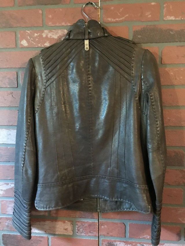 Mackage leather jacket dans Femmes - Hauts et vêtements d'extérieur  à Laval/Rive Nord - Image 3