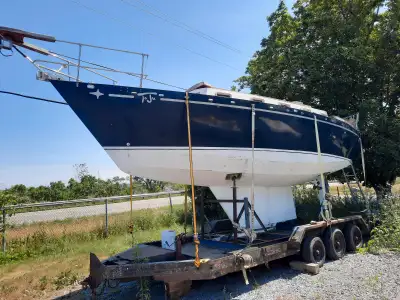 27 ft custom sloop. Four sails, bumpers, depth sounder, radio, Gimbled oil stove, new electrical, te...