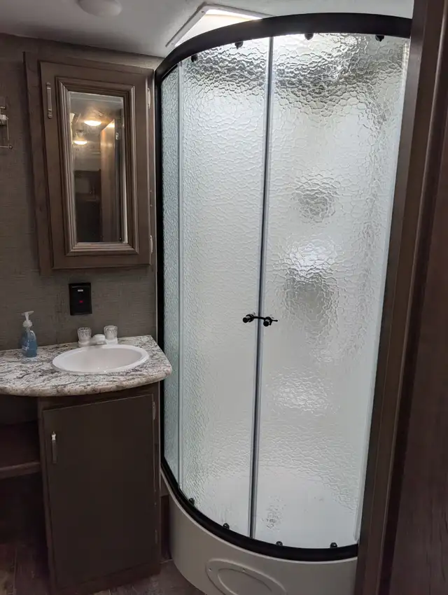 2019 Keystone Passport, 24ft in Travel Trailers & Campers in Campbell River - Image 8