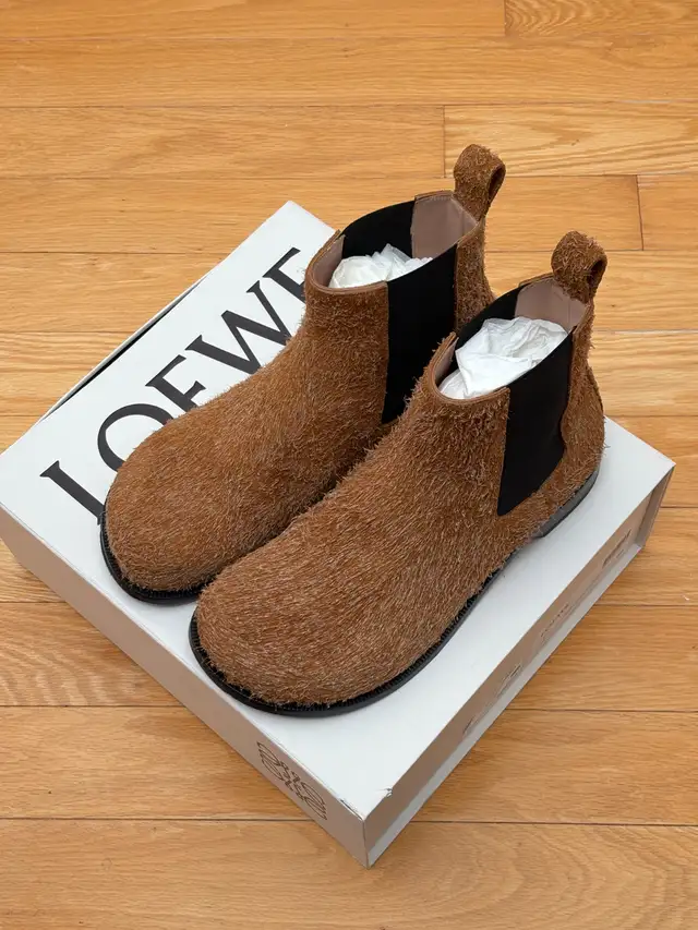 Loewe Terra Chelsea Boots US11 (EU44) in Men's Shoes in Markham / York Region - Image 5