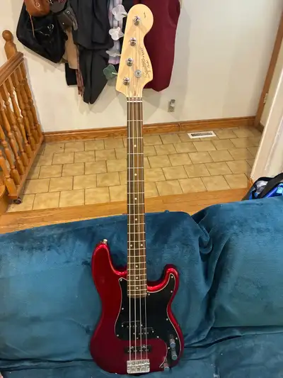 Squier Affinity P Bass, View more