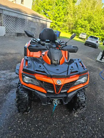Echange auto camion Je vends mon CFMOTO CForce 800XC,2023 160km neufe un VTT robuste et fiable pour...