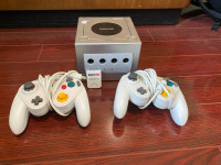 Nintendo GameCube Bundle (2 controllers + 5 games)