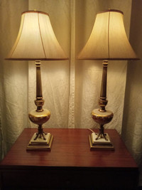 VINTAGE PAIR OF LAMPS - QUALITY FLORAL DESIGN WORKING CONDITION