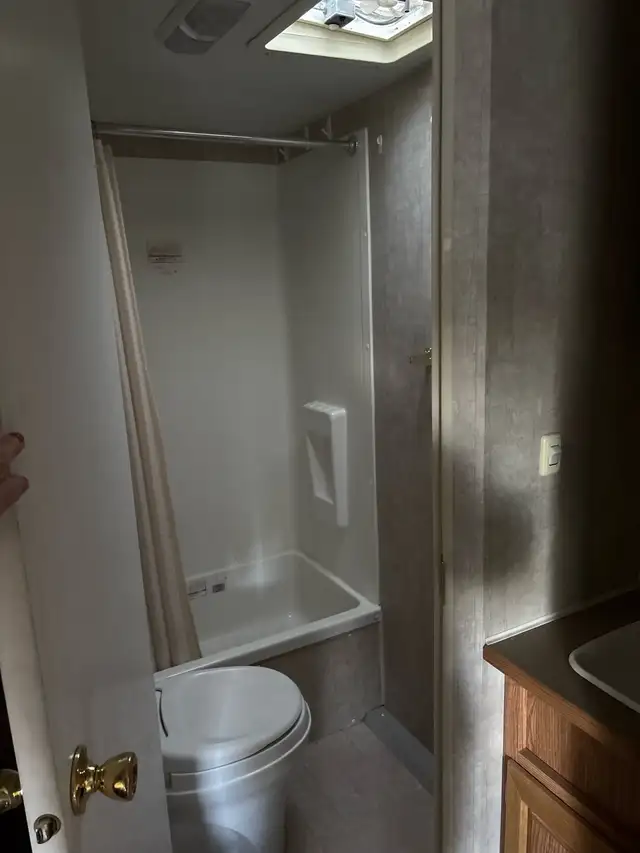 2005 Fleetwood Pioneer Travel Trailer in Travel Trailers & Campers in Cranbrook - Image 7