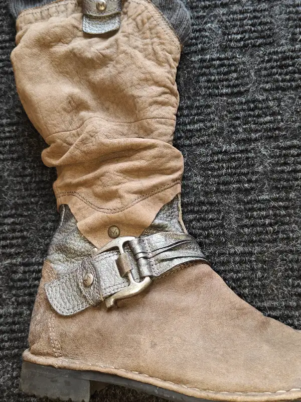MAM’zelle Tall Leather Winter Boots - Size EUR 40  (US 8) in Women's - Shoes in Calgary - Image 7