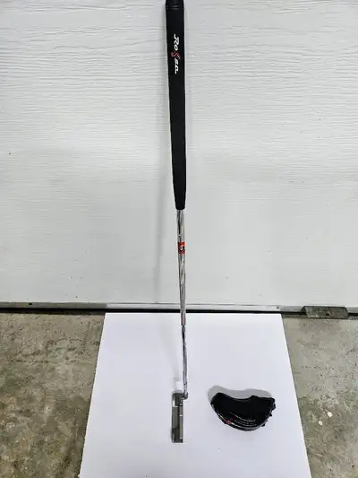 Putter Taylor Made Rossa Daytona Sport 1, droitier 35 in., neuf, jamais utilisé.