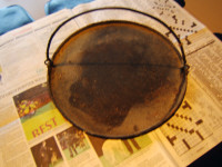 a round cast iron griddle